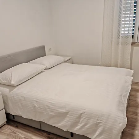 Apartment Apartman Kostela